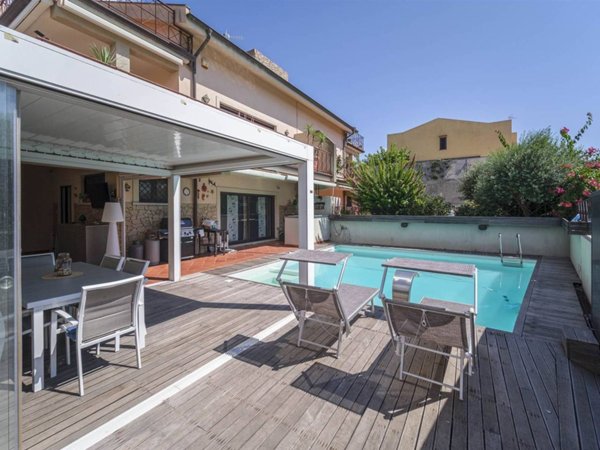 casa indipendente in vendita a Messina in zona Ganzirri