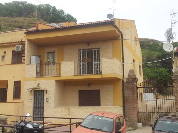 casa indipendente in vendita a Messina in zona San Filippo
