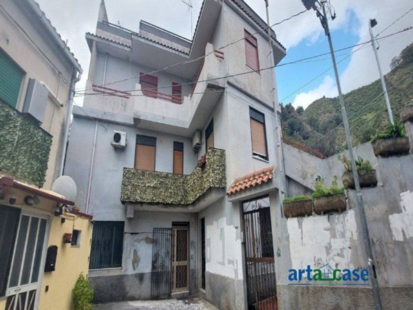 appartamento in vendita a Messina in zona Camaro