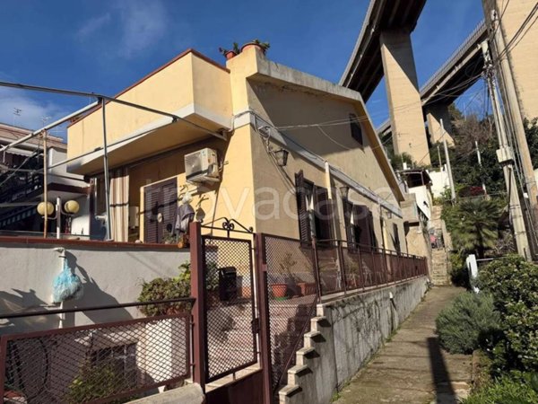 casa indipendente in vendita a Messina in zona Camaro