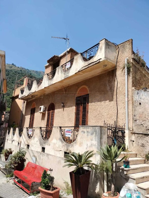 casa semindipendente in vendita a Messina in zona Giampilieri Superiore