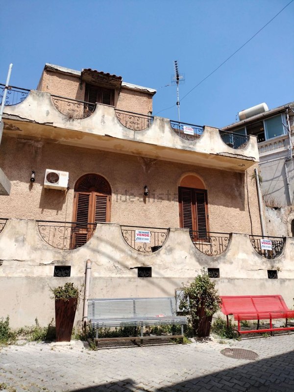 casa semindipendente in vendita a Messina in zona Centro Storico