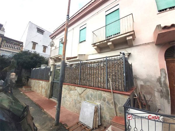 casa indipendente in vendita a Messina in zona Gazzi