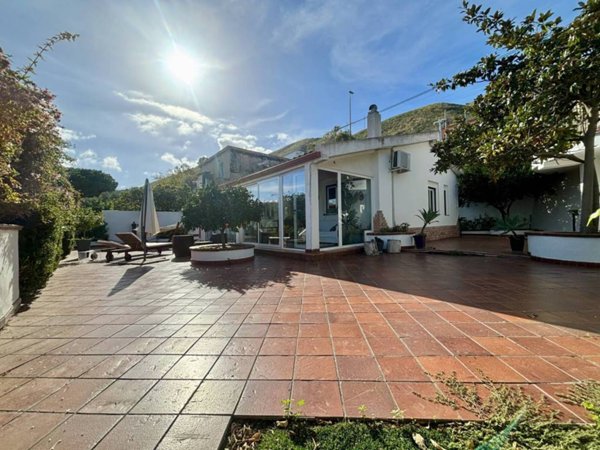 casa indipendente in vendita a Messina in zona Mortelle