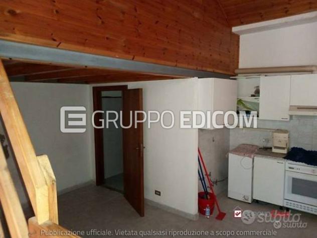 locale commerciale in vendita a Messina in zona Bordonaro