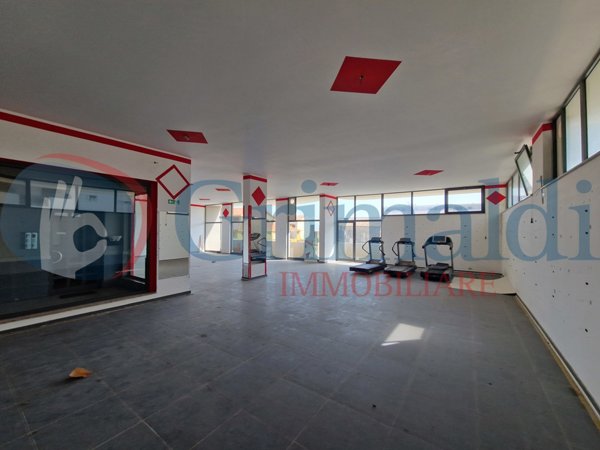 locale commerciale in vendita a Messina in zona Contesse