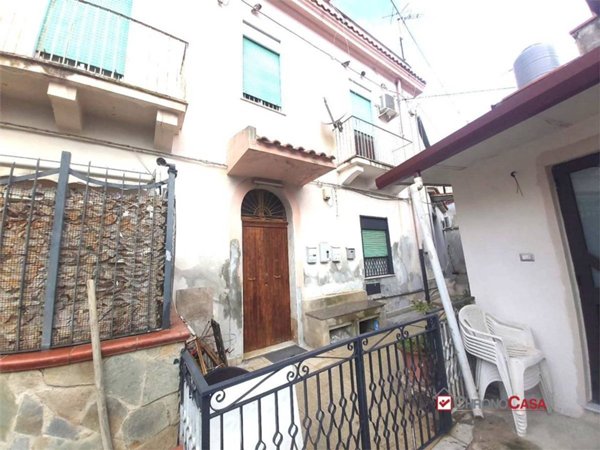 casa indipendente in vendita a Messina in zona Gazzi