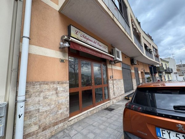 locale commerciale in vendita a Messina in zona Camaro