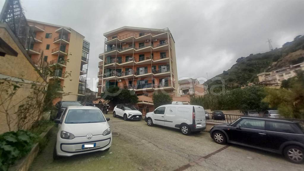 appartamento in vendita a Messina in zona Gazzi