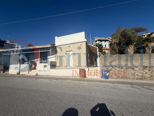 casa indipendente in vendita a Messina in zona Zafferìa