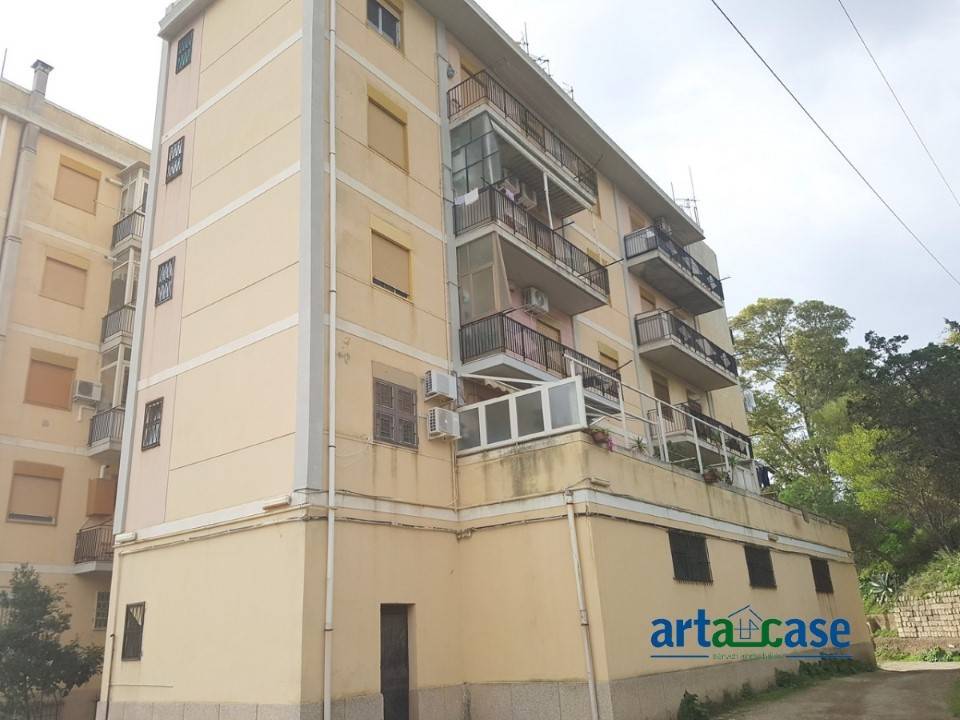 locale commerciale in vendita a Messina