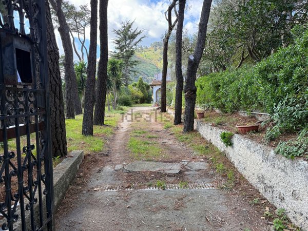 casa indipendente in vendita a Messina in zona Faro Superiore