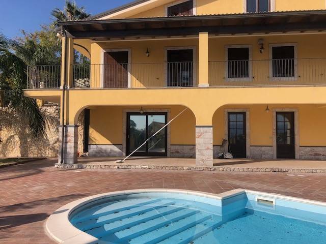 casa indipendente in vendita a Messina in zona Gazzi