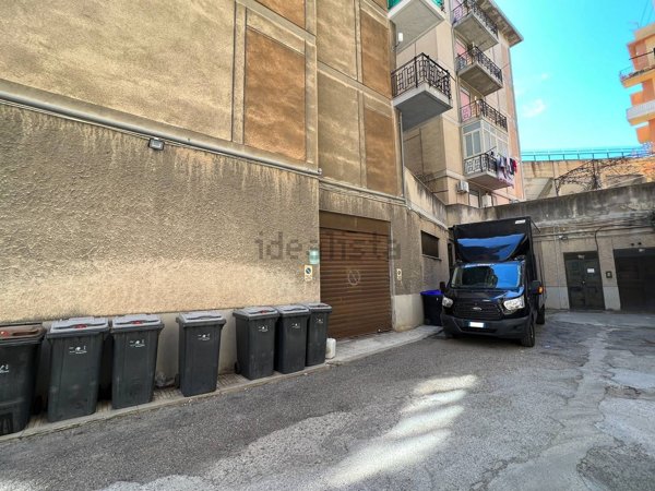 locale commerciale in vendita a Messina in zona Gazzi
