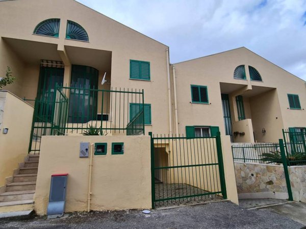 casa indipendente in vendita a Messina in zona San Filippo