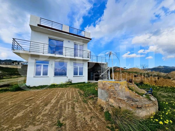 casa indipendente in vendita a Messina