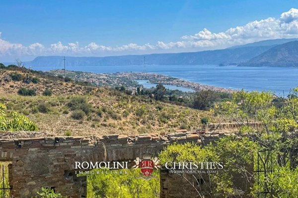 casa indipendente in vendita a Messina in zona Torre Faro