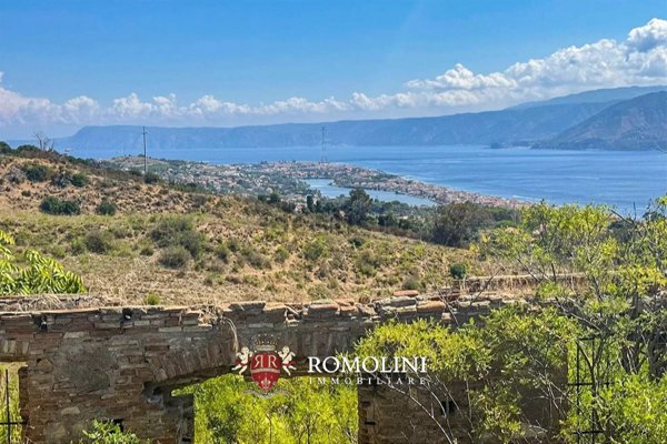 casa indipendente in vendita a Messina in zona Centro Storico
