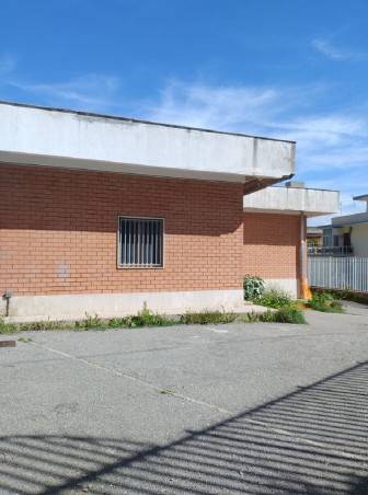 locale commerciale in vendita a Messina