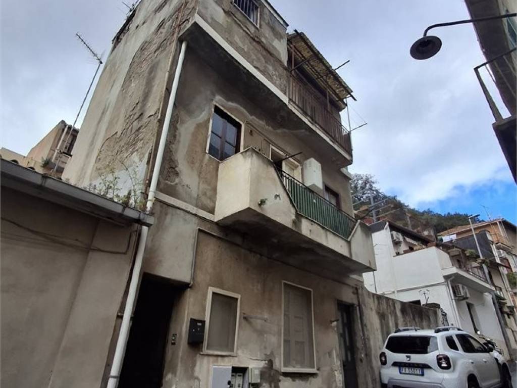 appartamento in vendita a Messina in zona Gazzi