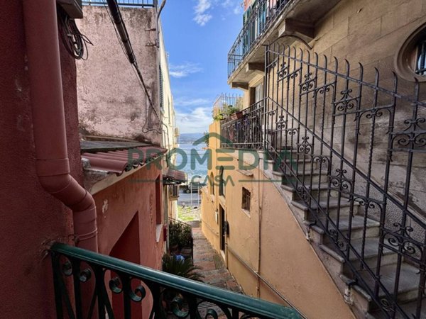 casa indipendente in vendita a Messina in zona Santissima Annunziata