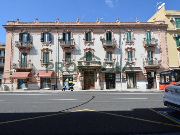 negozio in vendita a Messina