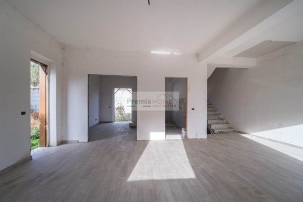 casa indipendente in vendita a Messina
