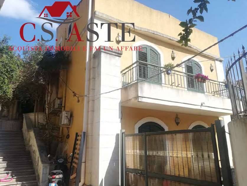 casa indipendente in vendita a Messina in zona Giampilieri Marina