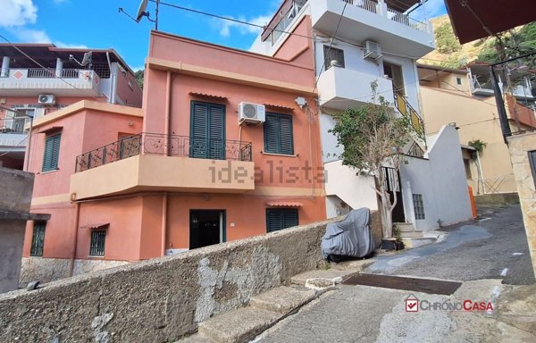 casa indipendente in vendita a Messina in zona Larderia