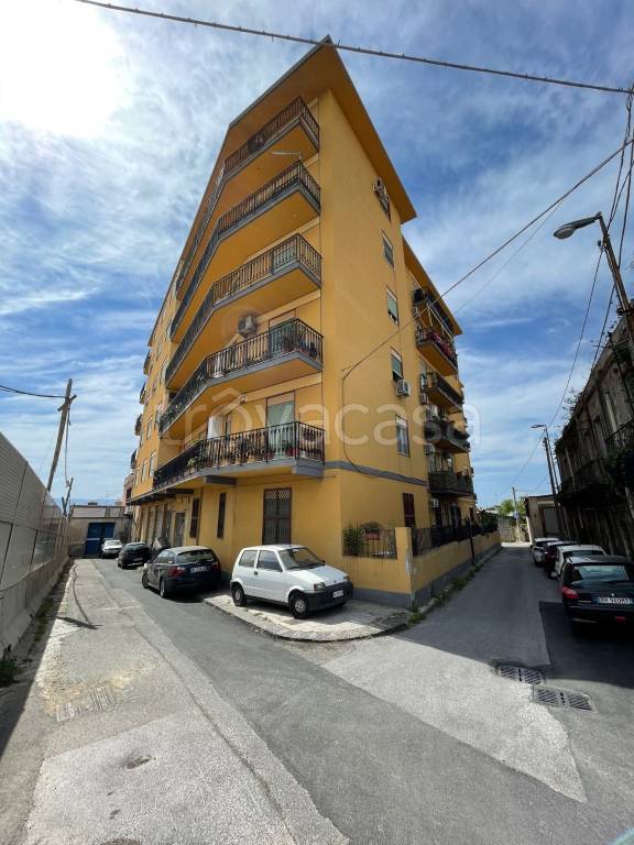 locale commerciale in vendita a Messina