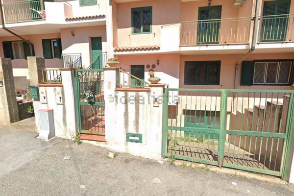 casa indipendente in vendita a Messina in zona Santa Lucia