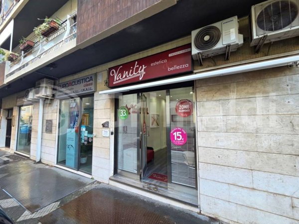 locale commerciale in vendita a Messina