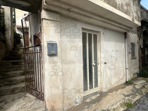 casa semindipendente in vendita a Messina in zona Centro Storico