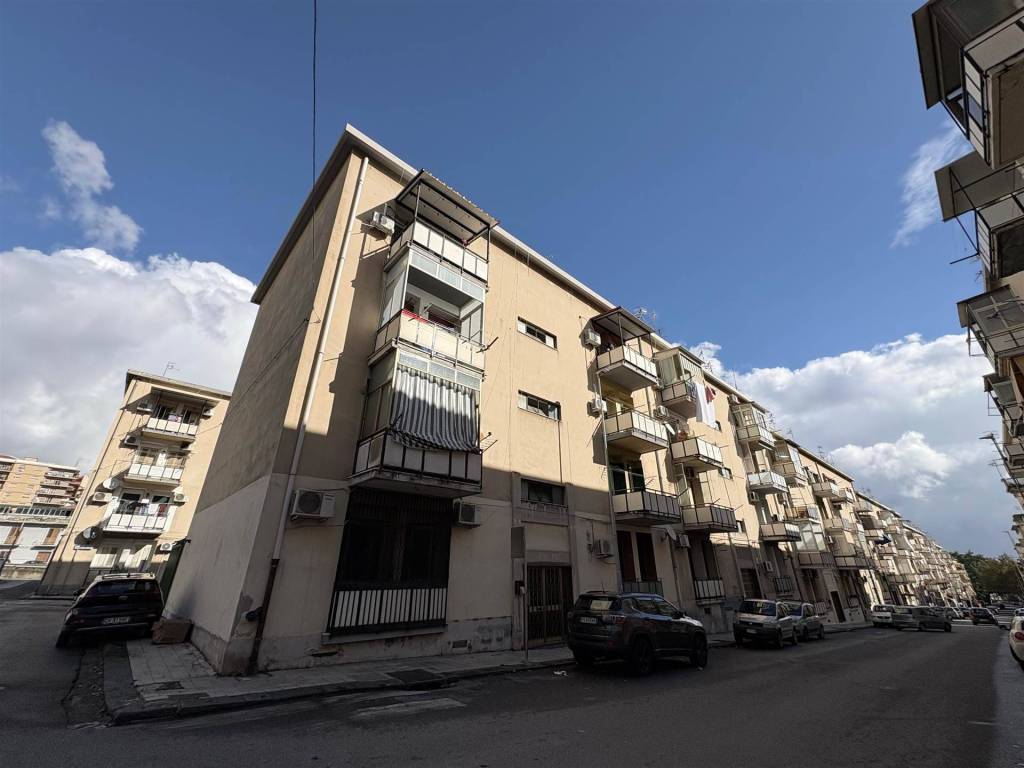 appartamento in vendita a Messina in zona Camaro