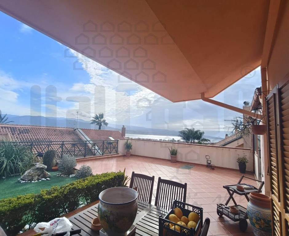 casa indipendente in vendita a Messina in zona Centro Storico