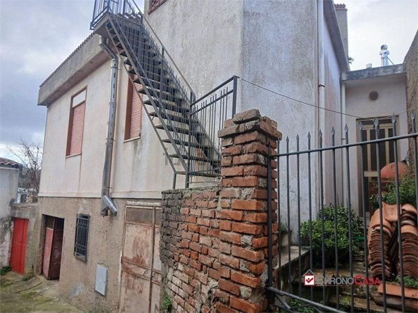 casa indipendente in vendita a Messina in zona Centro Storico