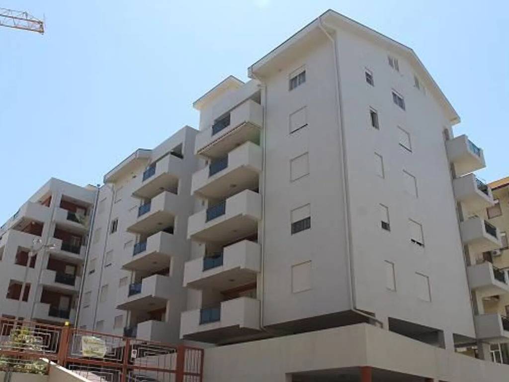 negozio in vendita a Messina in zona San Filippo