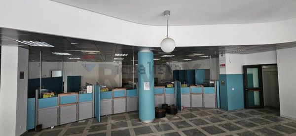 locale commerciale in vendita a Messina