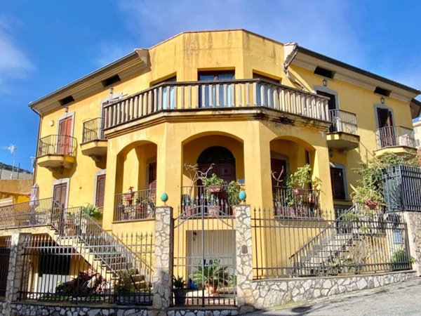 casa indipendente in vendita a Messina in zona Camaro