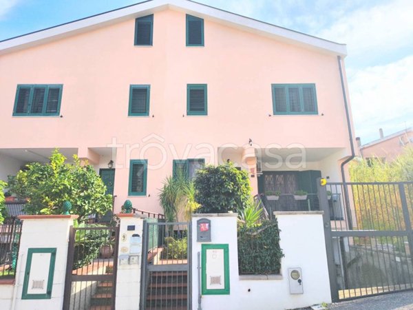 casa indipendente in vendita a Messina in zona San Filippo