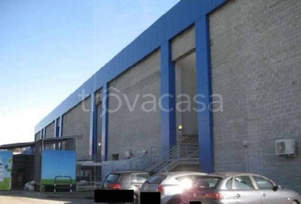 negozio in vendita a Messina in zona Tremestieri