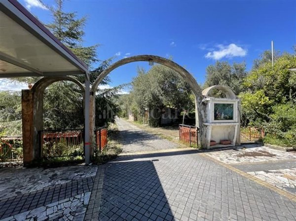 casa indipendente in vendita a Messina