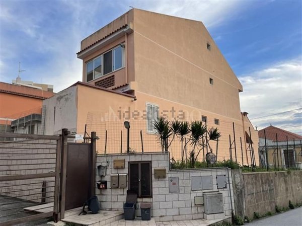 casa indipendente in vendita a Messina in zona Faro Superiore