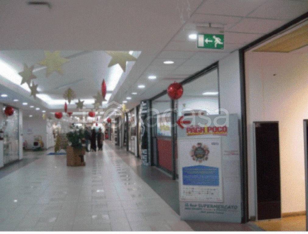 negozio in vendita a Messina in zona Galati / Mili San Marco