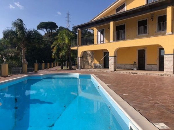 casa indipendente in vendita a Messina in zona Centro Storico