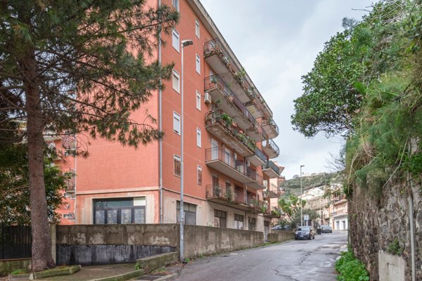 appartamento in vendita a Messina in zona Gazzi