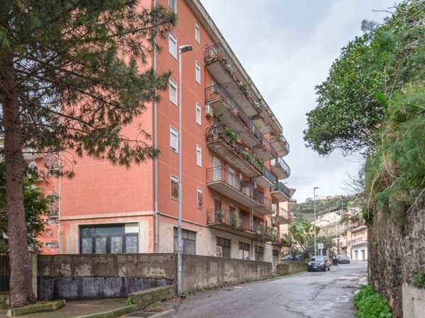 appartamento in vendita a Messina in zona Gazzi