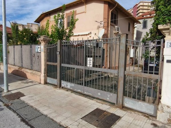 casa indipendente in vendita a Messina in zona Centro Storico