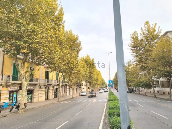 locale commerciale in vendita a Messina in zona Centro Storico