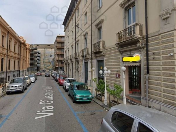 locale commerciale in vendita a Messina